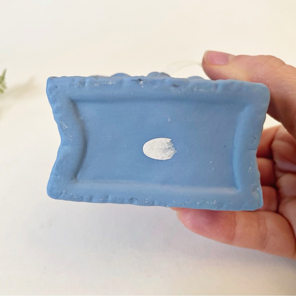 Blue Jasperware White Cameo Vase with Ribbon Handle Ornate Victorian Decor - Picture 6 of 8